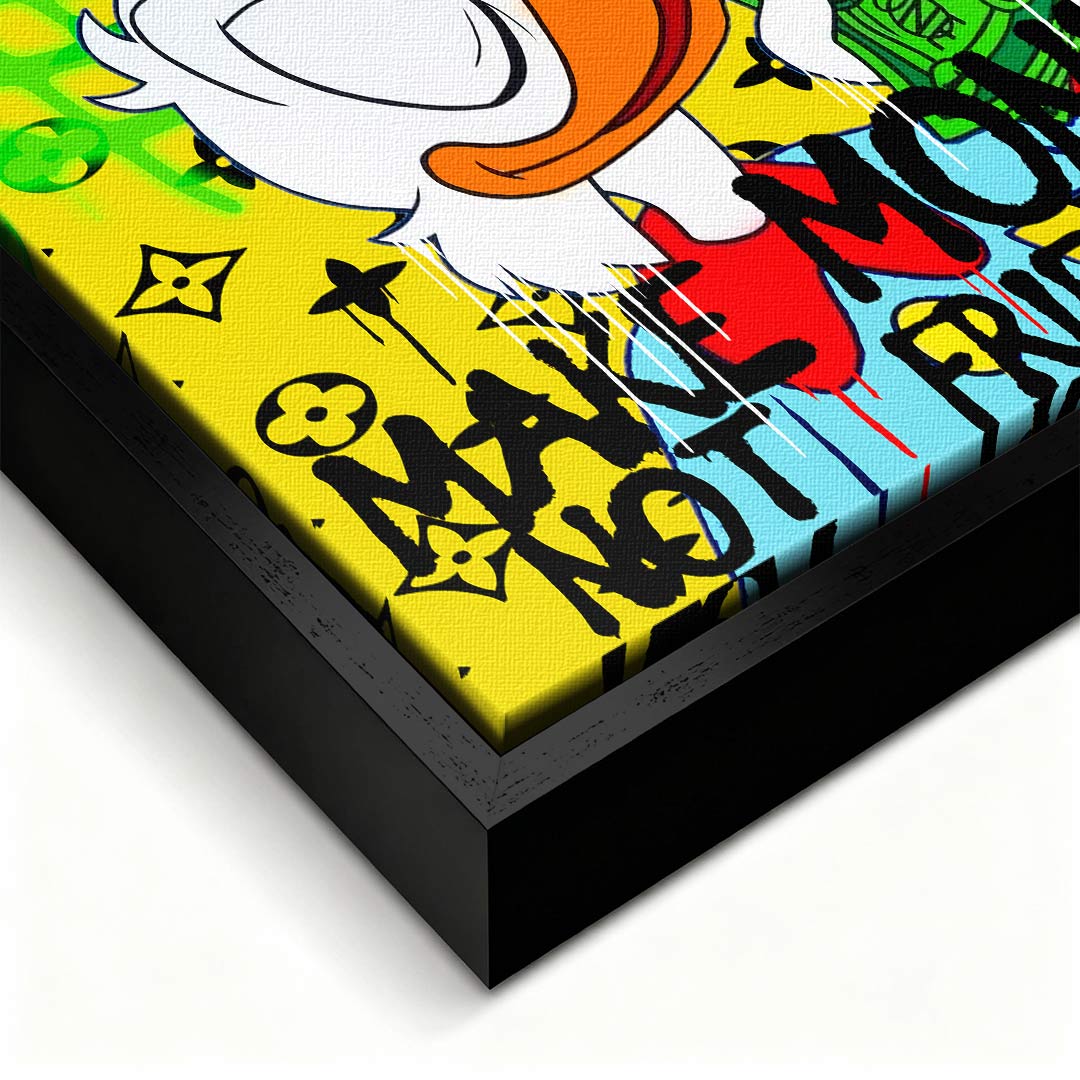 Obraz na płótnie Make Money Not Friends. Nowoczesna sztuka i wydruk galeryjny pop-art ze Sknerusem McKwaczem, plikiem banknotów i monogramem luksusowej marki.