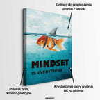 Obraz na płótnie przedstawiający złotą rybkę z płetwą rekina i napisem Mindset Is Everything, wydruk galeryjny, sztuka nowoczesna.