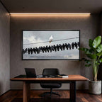 motywacyjny Obraz na płótnie Better to Walk Alone – biała gołębica pośród czarnych ptaków, symbol niezależności i siły charakteru, sztuka Huephant.