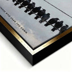 motywacyjny Obraz na płótnie Better to Walk Alone – biała gołębica pośród czarnych ptaków, symbol niezależności i siły charakteru, sztuka Huephant.