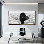 Motywacyjny obraz z Lwem na płótnie Lion Dominance – czarny lew wśród białych owiec z napisem „Dominance Is a Choice”, symbol siły i przywództwa.