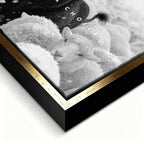 Motywacyjny obraz z Lwem na płótnie Lion Dominance – czarny lew wśród białych owiec z napisem „Dominance Is a Choice”, symbol siły i przywództwa.