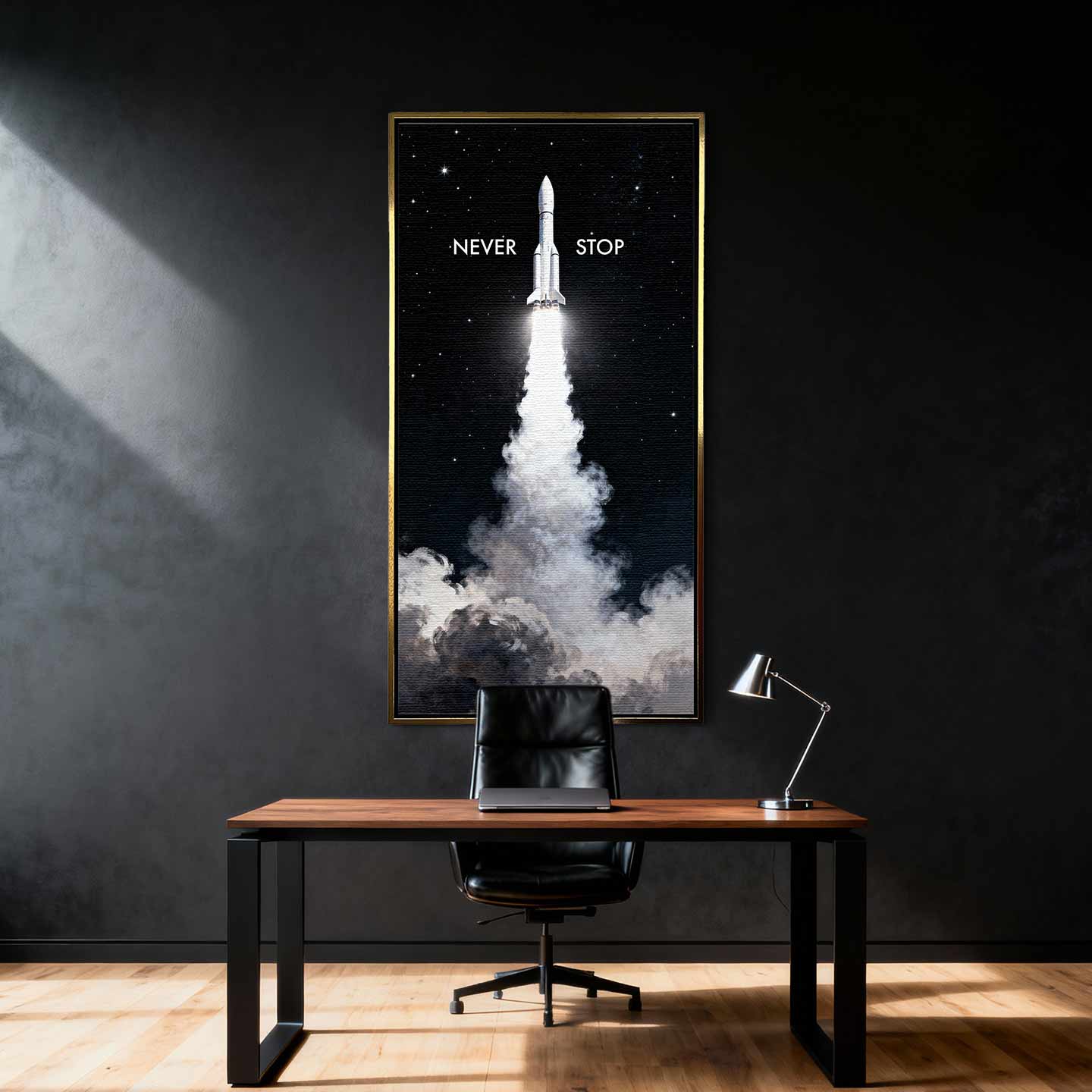 Motywacyjny obraz na płótnie z rakietą Never Stop – rakieta startująca w przestrzeń, symbol determinacji, ambicji i nieustannego rozwoju.