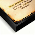 Motywacyjny obraz na płótnie Train Your Mind – cytat o sile umysłu na tle spalonego papieru, symbol wewnętrznej mocy i samodyscypliny.