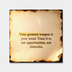 Motywacyjny obraz na płótnie Train Your Mind – cytat o sile umysłu na tle spalonego papieru, symbol wewnętrznej mocy i samodyscypliny.