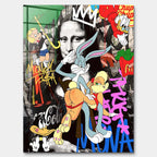 Nowoczesny obraz pop-art na szkle akrylowym z postacią królika i klasycznym portretem kobiety w tle pokrytym kolorowym graffiti. Wydruk galeryjny Huephant.