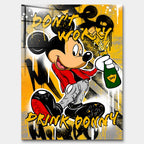 Obraz na szkle akrylowym pop art z ikoniczną myszką, zieloną butelką, graffiti i napisami Drink Donny, nowoczesna sztuka street art.