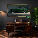 Obraz na płótnie z klasycznym zielonym coupé i napisem Legacy Never Fades, motoryzacyjny wydruk galeryjny w stylu vintage.