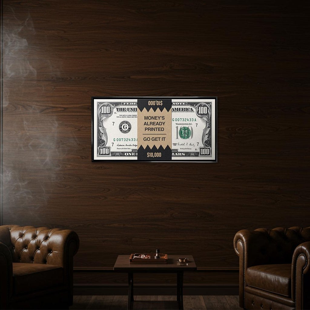Obraz Money's Already Printed – czarna rama – aranżacja we wnętrzu – Huephant