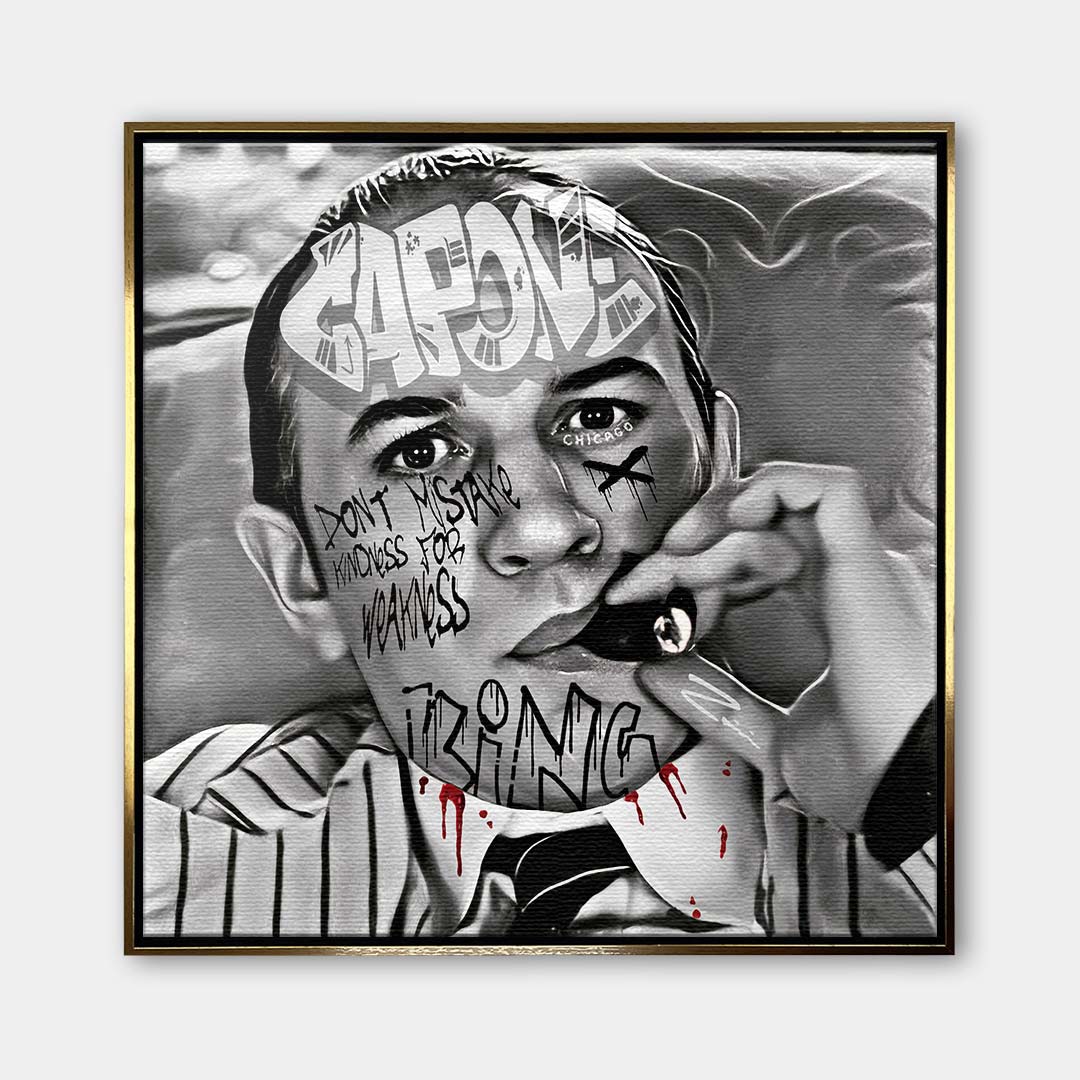 Czarno-biały obraz na płótnie z Al Capone palącym cygaro, ozdobiony napisami graffiti. Nowoczesny wydruk galeryjny w stylu gangsterskim.