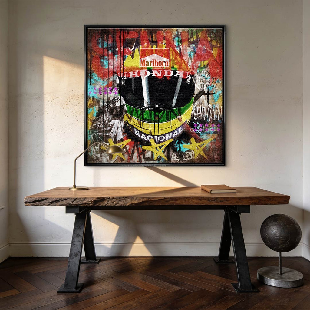 Obraz na płótnie przedstawiający żółty kask Ayrtona Senny w stylu pop-art i graffiti. Sztuka nowoczesna, wydruk galeryjny dla fanów F1.
