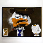 Obraz na płótnie "Boss Duck" z postacią Sknerusa McKwacza w mafijnej stylizacji, z cygarem i whisky, utrzymany w ciemnej kolorystyce