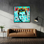 Obraz na płótnie z portretem Charlesa Lucky Luciano na błękitnym tle w stylu pop-art z logo Forbes i graffiti. Nowoczesny wydruk galeryjny Huephant.
