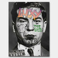 Czarno-biały obraz na płótnie przedstawiający zdjęcie policyjne Lucky Luciano z napisami Capo Di Tutti Capi w stylu graffiti. Nowoczesny wydruk galeryjny pop-art.