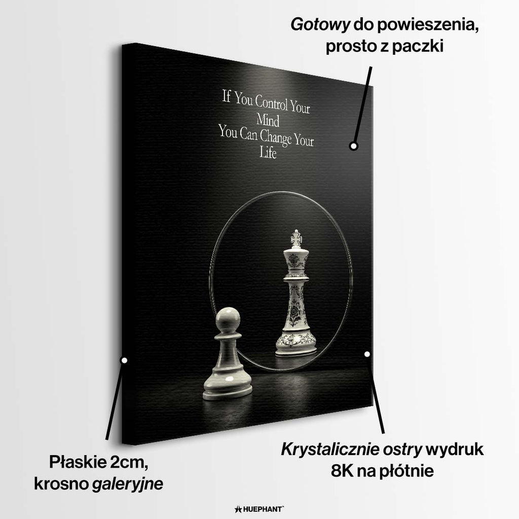 Motywacyjny obraz na płótnie z pionkiem szachowym odbijającym się w lustrze jako król. Nowoczesny wydruk galeryjny w ciemnych tonach z angielskim cytatem.