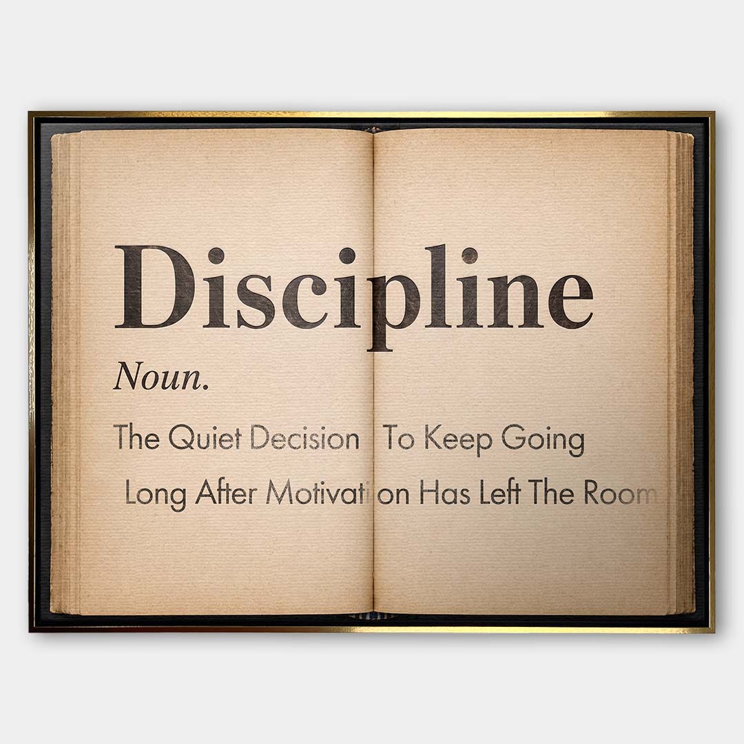 Motywacyjny obraz na płótnie Definition Of Discipline przedstawiający definicję dyscypliny na stronach starej książki, wydruk galeryjny do biura.