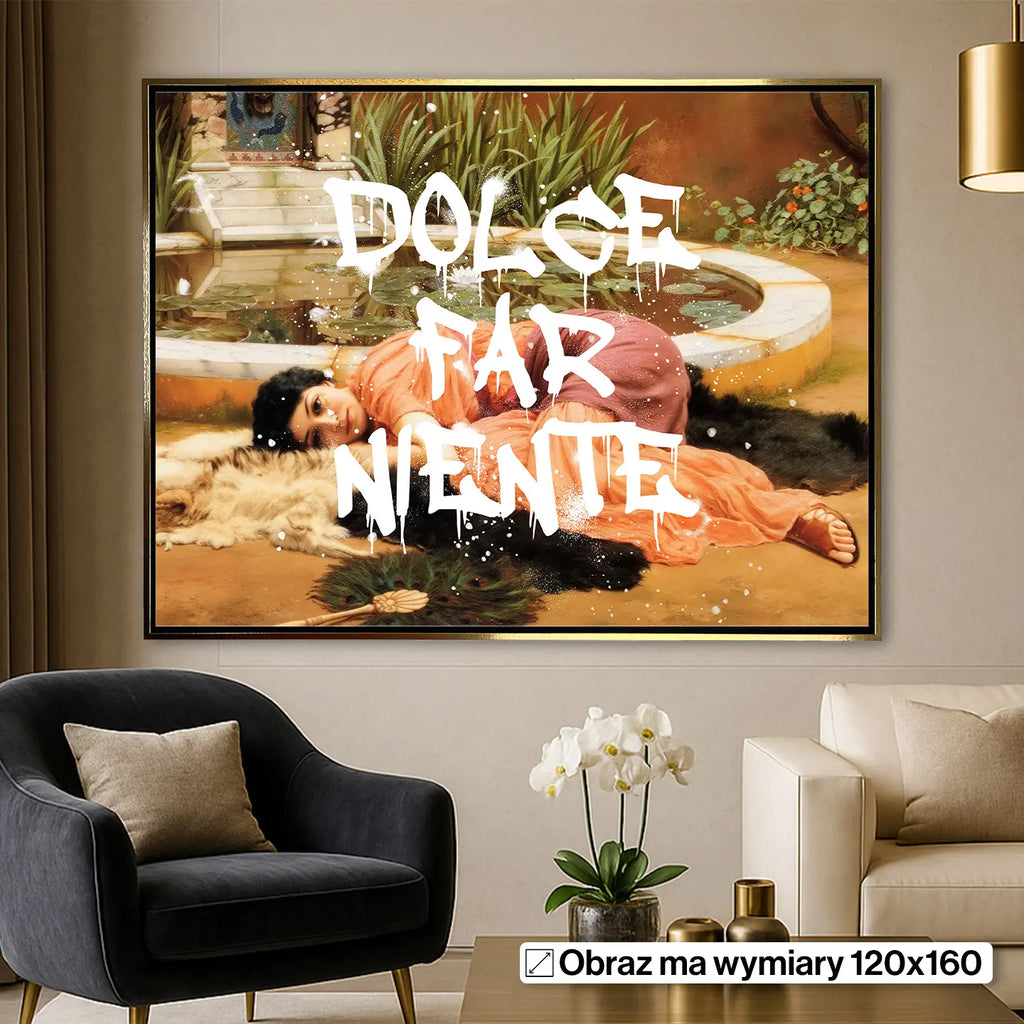 Obraz na płótnie „Dolce Far Niente” – klasyczna scena z leżącą kobietą i białym graffiti w stylu street art z napisem „Dolce Far Niente”.