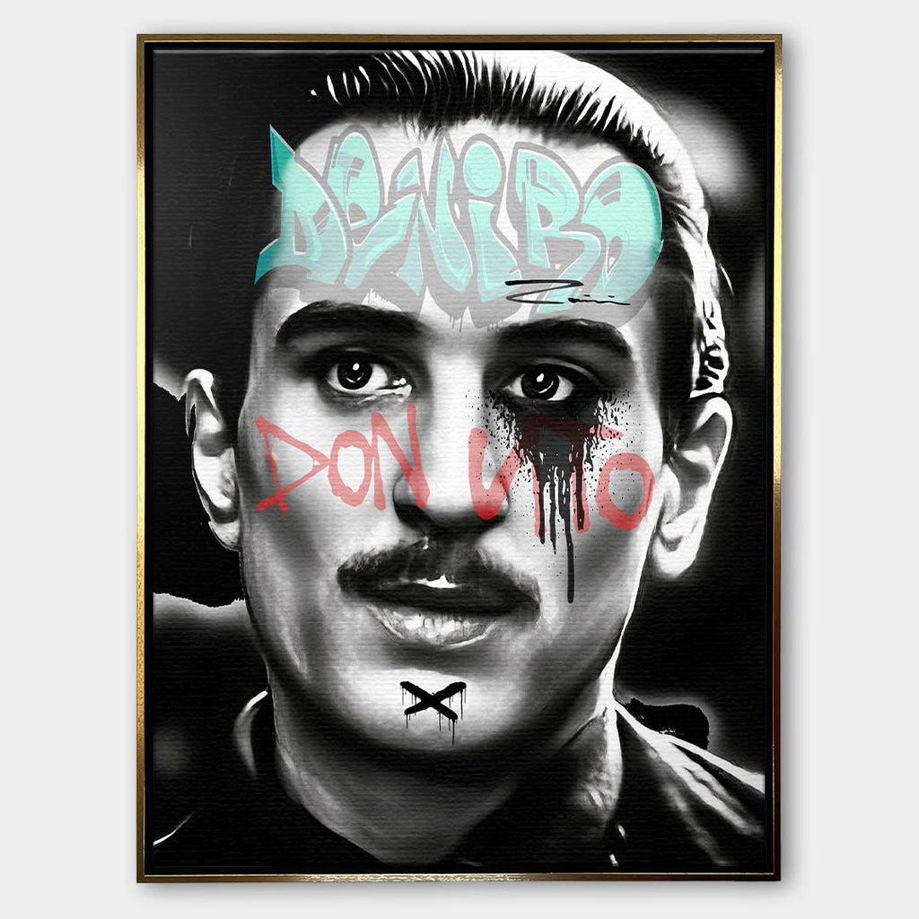 Czarno-biały obraz na płótnie Don Vito De Niro. Wydruk galeryjny pop art z jasnoniebieskim napisem De Niro i czerwonym graffiti Don Vito na policzkach.