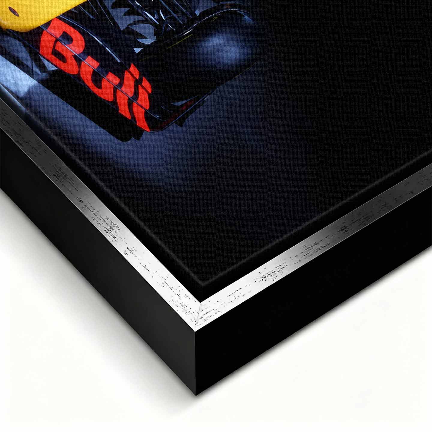 Obraz na płótnie F1 Red Bull – bolid Formuły 1 Red Bull Racing ustawiony frontalnie, dynamiczna czarna kompozycja dla fanów motorsportu.