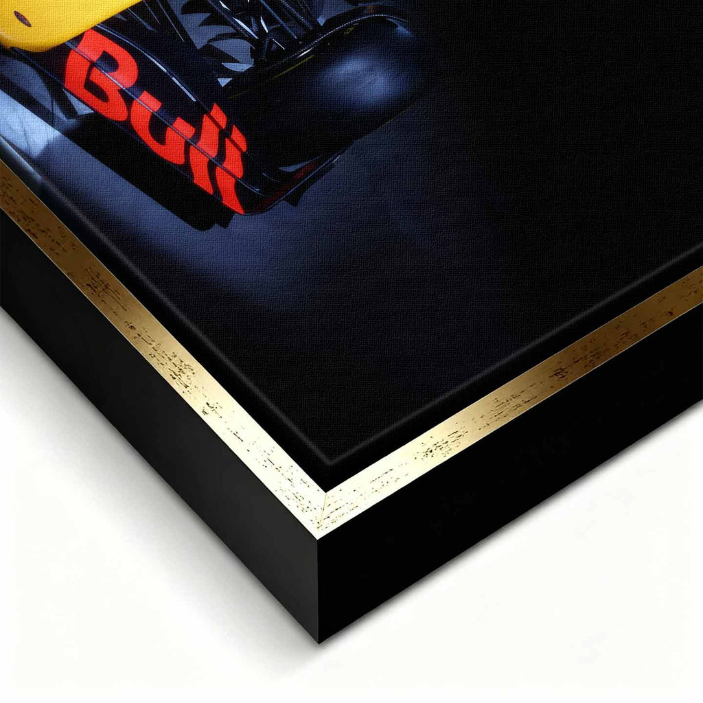 Obraz na płótnie F1 Red Bull – bolid Formuły 1 Red Bull Racing ustawiony frontalnie, dynamiczna czarna kompozycja dla fanów motorsportu.