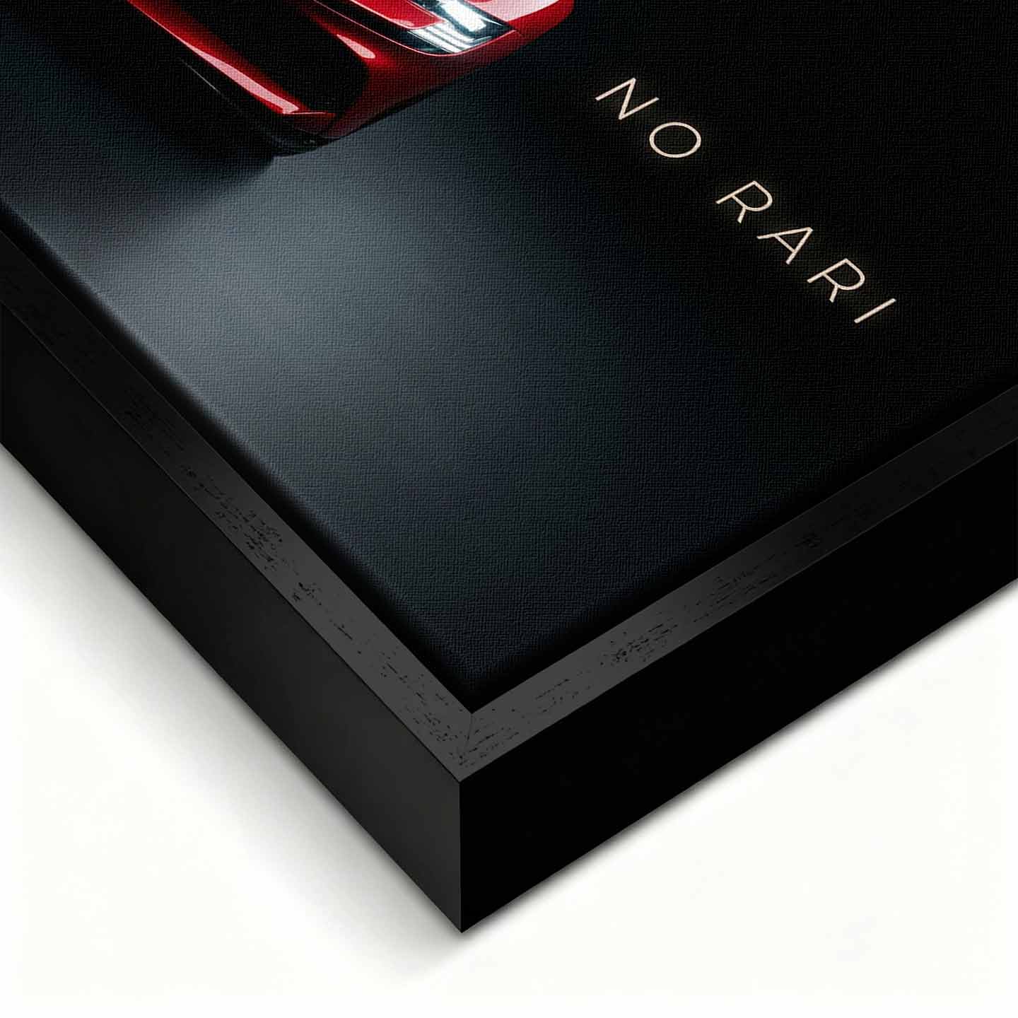 Obraz na płótnie No Risk No Rari z czerwonym Ferrari SF90 widzianym od przodu, na czarnym tle, z napisem „No Risk No Rari”, symbol odwagi, ambicji i luksusowej motoryzacji.