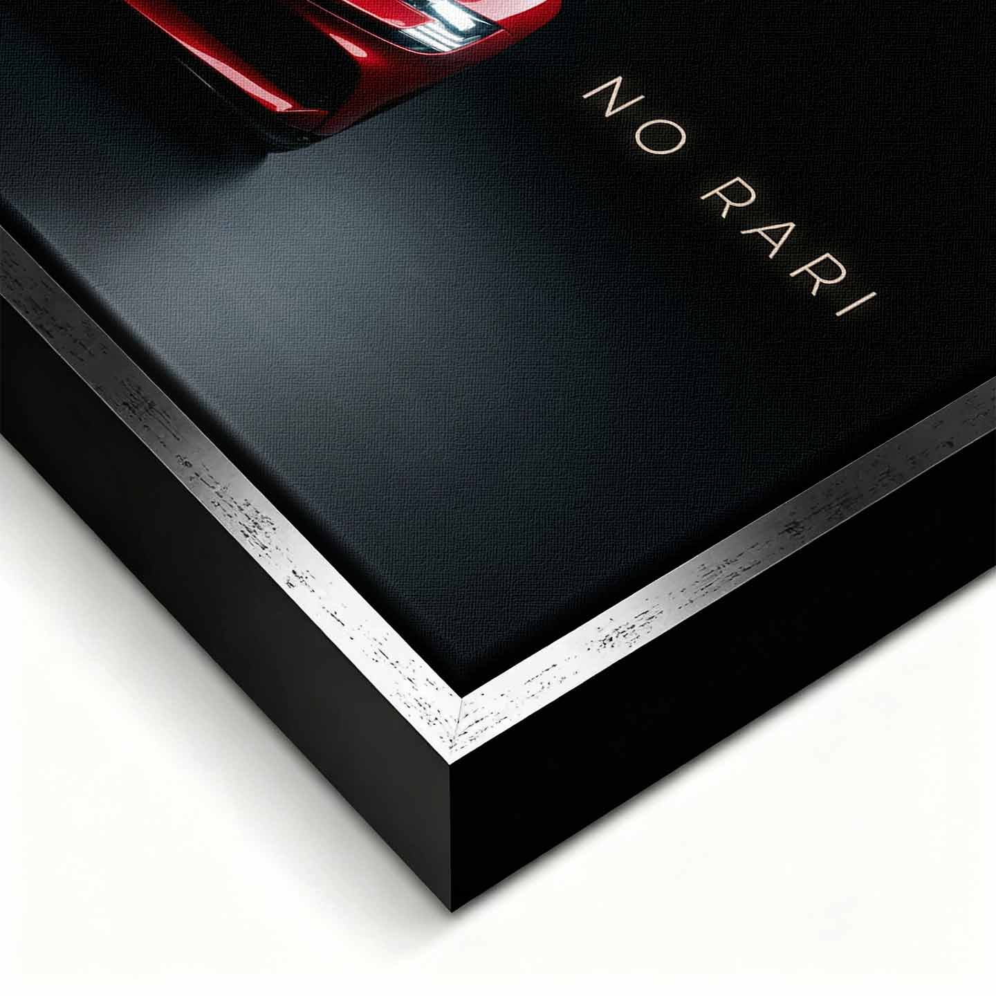 Obraz na płótnie No Risk No Rari z czerwonym Ferrari SF90 widzianym od przodu, na czarnym tle, z napisem „No Risk No Rari”, symbol odwagi, ambicji i luksusowej motoryzacji.