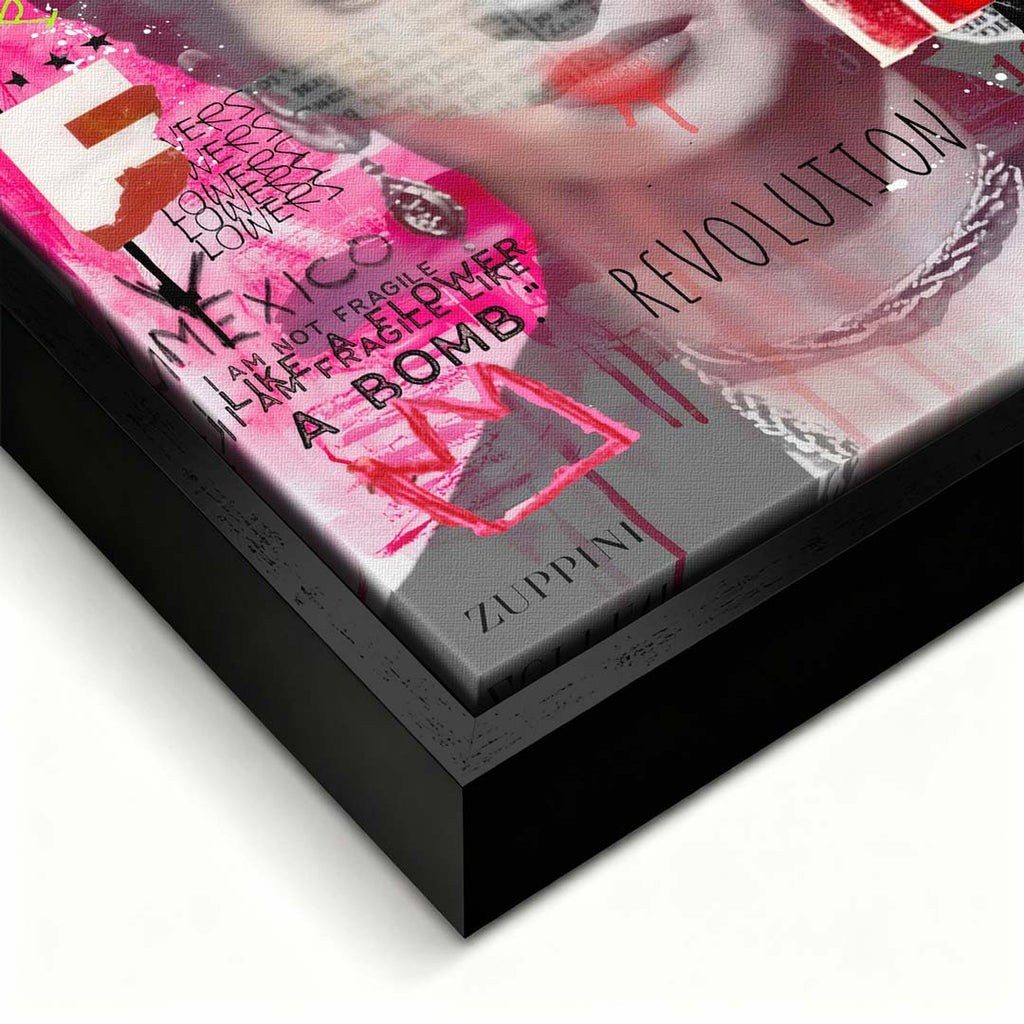 Obraz na płótnie z portretem Fridy Kahlo w stylu nowoczesnego kolażu pop-art z napisami Revolution i Mexico, oryginalny wydruk galeryjny.