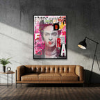 Obraz na płótnie z portretem Fridy Kahlo w stylu nowoczesnego kolażu pop-art z napisami Revolution i Mexico, oryginalny wydruk galeryjny.