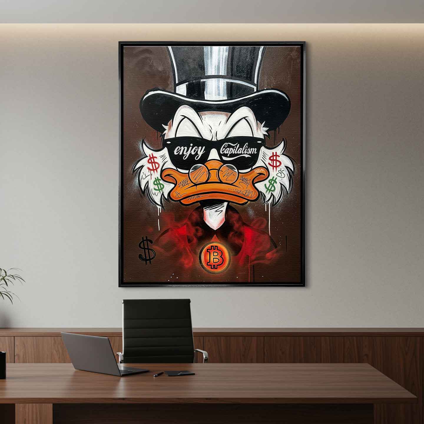 Obraz na płótnie pop art z kaczą postacią w cylindrze, okularami, symbolami dolara i Bitcoina, nowoczesna sztuka finansowa.