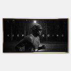 obraz na płótnie david goggins keep going motywacyjny czarno bialy bieg w deszczu