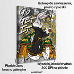 Obraz na płótnie przedstawiający królika Bugsa w czarnym płaszczu z cygarem, stojącego przed workami pełnymi pieniędzy i złotych monet, z napisem „Go Get It” – motywująca scena z elementami bogactwa i luksusu.