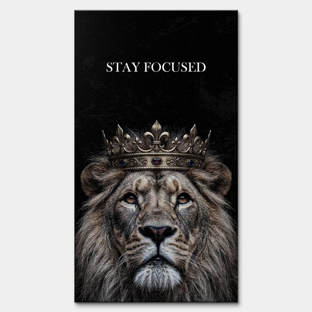 Obraz na płótnie Lew Lion Stay Focused, wydruk galeryjny przedstawiający lwa w koronie na czarnym tle, sztuka nowoczesna, motywacja i luksus.