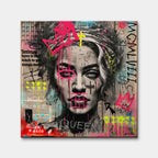Obraz na płótnie z portretem Madonny w koronie w stylu street art z różowymi i żółtymi napisami graffiti. Nowoczesny wydruk galeryjny pop-art Huephant.