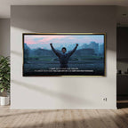 Motywacyjny obraz na płótnie z Rocky Balboa stojącym na schodach z uniesionymi rękami, symbol wytrwałości, siły charakteru i determinacji w drodze do sukcesu.