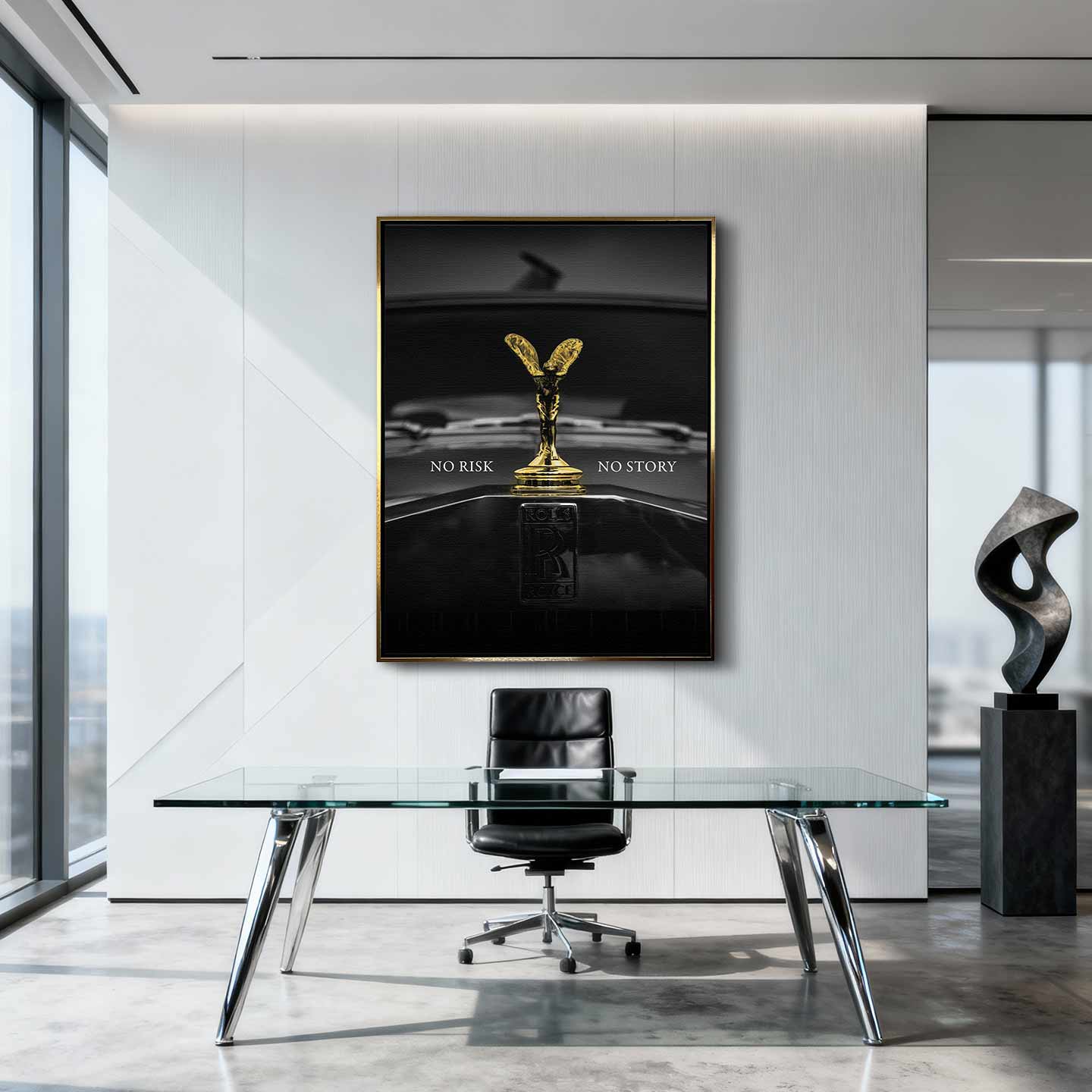 Motywacyjny obraz na płótnie przedstawiający złoty emblemat Rolls-Royce Spirit of Ecstasy z napisem „NO RISK NO STORY” – symbol odwagi, luksusu i sukcesu.