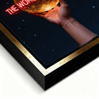 Motywacyjny obraz na płótnie The World Is Yours – ręka trzymająca złoty glob z neonowym napisem, symbol ambicji i wiary w siebie.