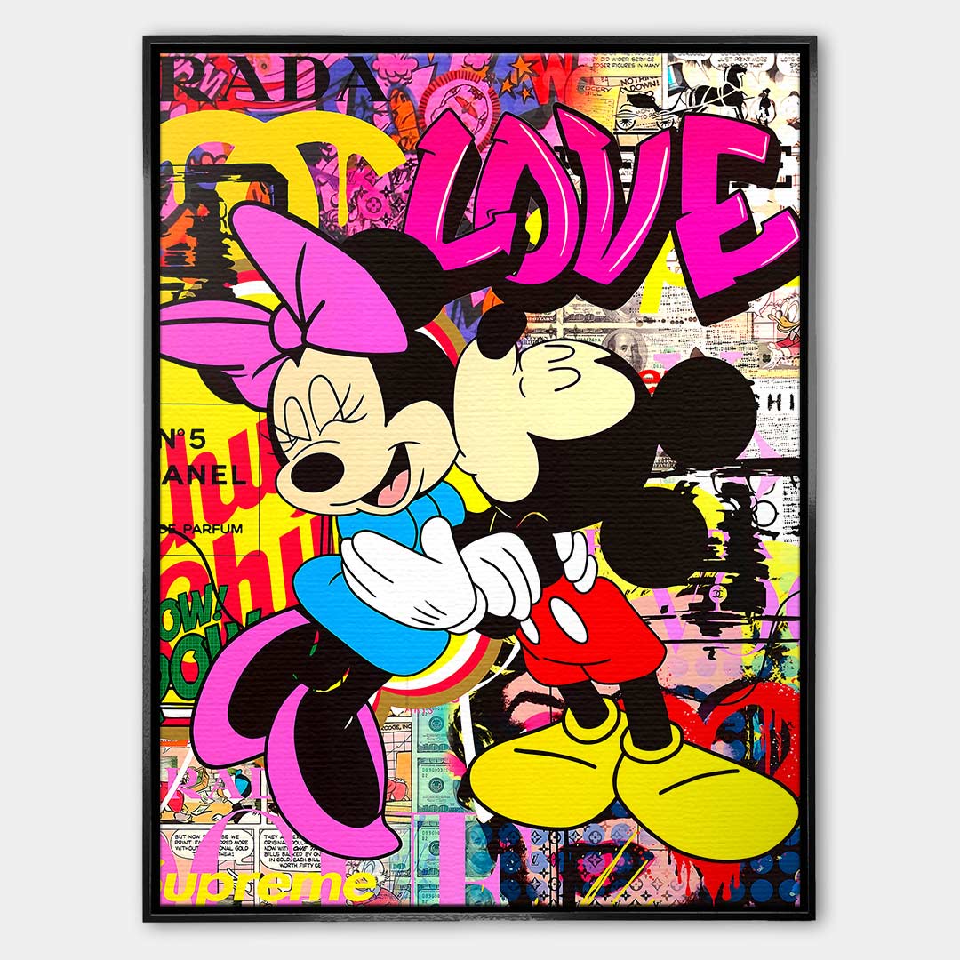 Obraz na płótnie Mouse Love – stylizowana para myszek, różowy napis LOVE i kolorowy kolaż pop art, nowoczesny wydruk galeryjny.