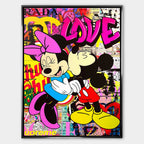 Obraz na płótnie Mouse Love – stylizowana para myszek, różowy napis LOVE i kolorowy kolaż pop art, nowoczesny wydruk galeryjny.