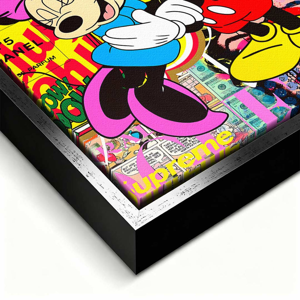 Obraz na płótnie Mouse Love – stylizowana para myszek, różowy napis LOVE i kolorowy kolaż pop art, nowoczesny wydruk galeryjny.