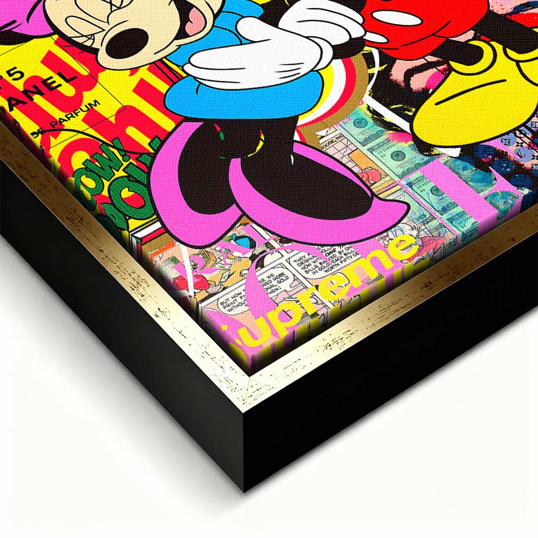 Obraz na płótnie Mouse Love – stylizowana para myszek, różowy napis LOVE i kolorowy kolaż pop art, nowoczesny wydruk galeryjny.