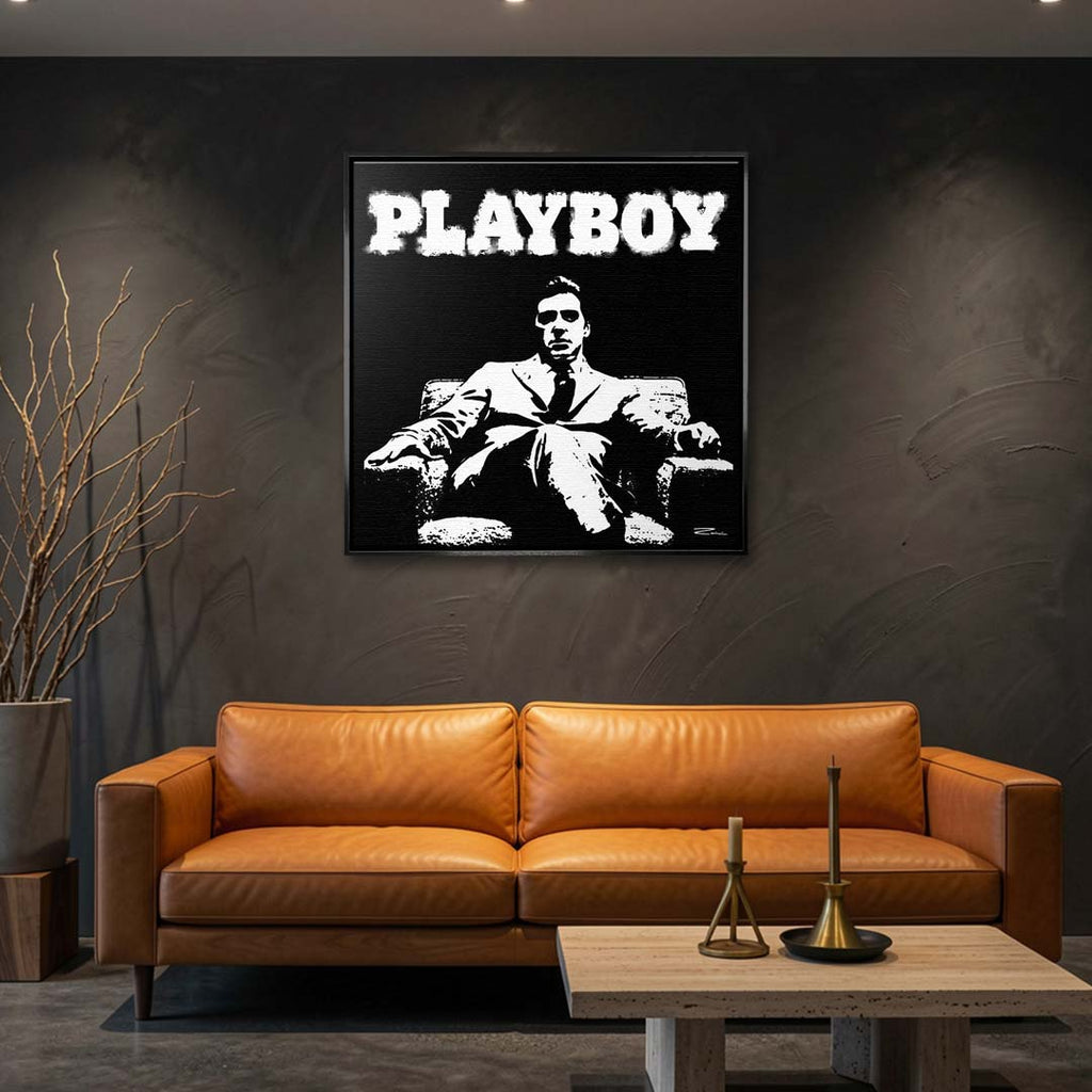 Nowoczesny czarno-biały obraz na płótnie przedstawiający Michaela Corleone z filmu Ojciec Chrzestny pod napisem Playboy. Wydruk galeryjny pop-art.
