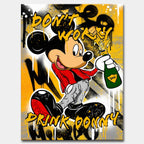 Obraz na płótnie „Drink Donny” w stylu pop-art, przedstawiający kreskówkową postać Myszka Miki z butelką szampana i napisem „Don’t worry, drink Donny” na żółtym tle.