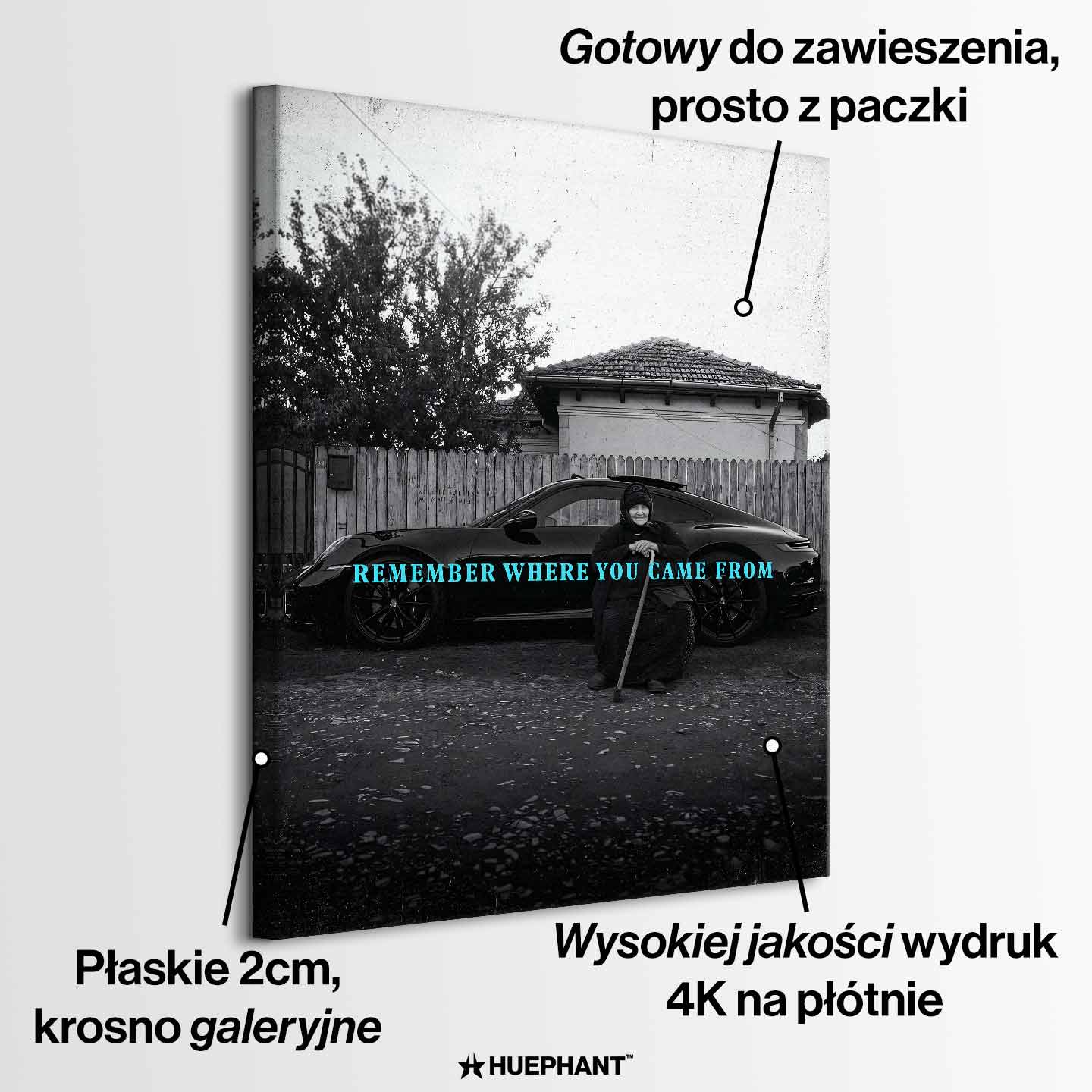 inspirujący Obraz na płótnie Remember Where You Came From – starsza kobieta przed luksusowym samochodem, symbol wdzięczności i pamięci o korzeniach, sztuka Huephant.