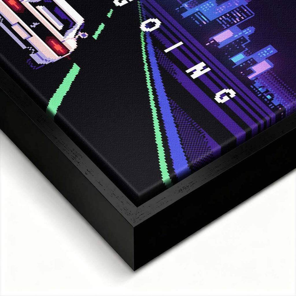 Wydruk galeryjny na płótnie w stylu pixel art przedstawiający biały sportowy samochód na autostradzie z napisem Keep Going i neonowym miastem.