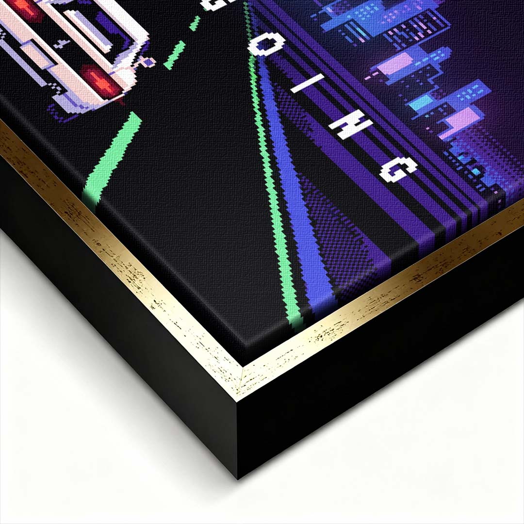 Wydruk galeryjny na płótnie w stylu pixel art przedstawiający biały sportowy samochód na autostradzie z napisem Keep Going i neonowym miastem.
