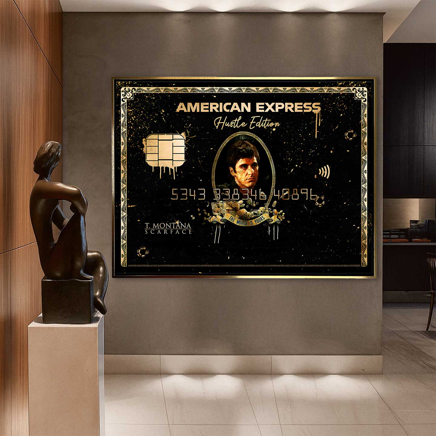 Obraz na płótnie „Scarface Express” z Tonym Montaną, w stylu luksusowej karty kredytowej American Express, otoczony złotymi detalami i napisem „The World Is Yours”.