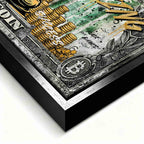 Obraz na płótnie Sknerus McKwacz Crypto Duck, stylizacja na banknot Bitcoin, postać w złotych szatach, napis Crypto is King, wydruk galeryjny, sztuka nowoczesna.