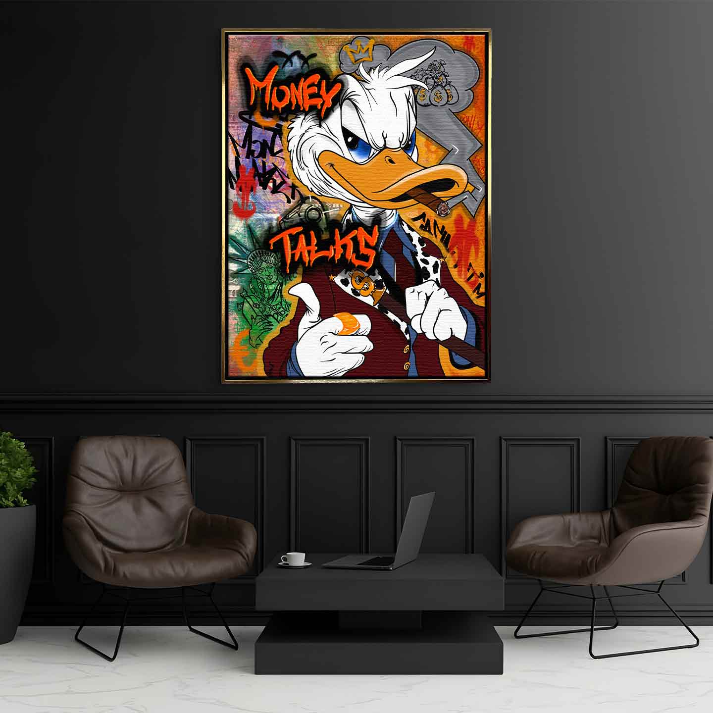 Obraz na płótnie Money Talks ze Sknerusem McKwaczem w pop-artowym stylu, z cygarem i graffiti w tle, symbolizujący luksus i pewność siebie.