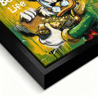 Obraz ze Sknerusem McKwaczem na płótnie Rich Duck – pop art, ze sknerusem mckwaczem trzymającym złoto, motyw pieniędzy, luksusu i sukcesu w intensywnych kolorach żółtego i zielonego.