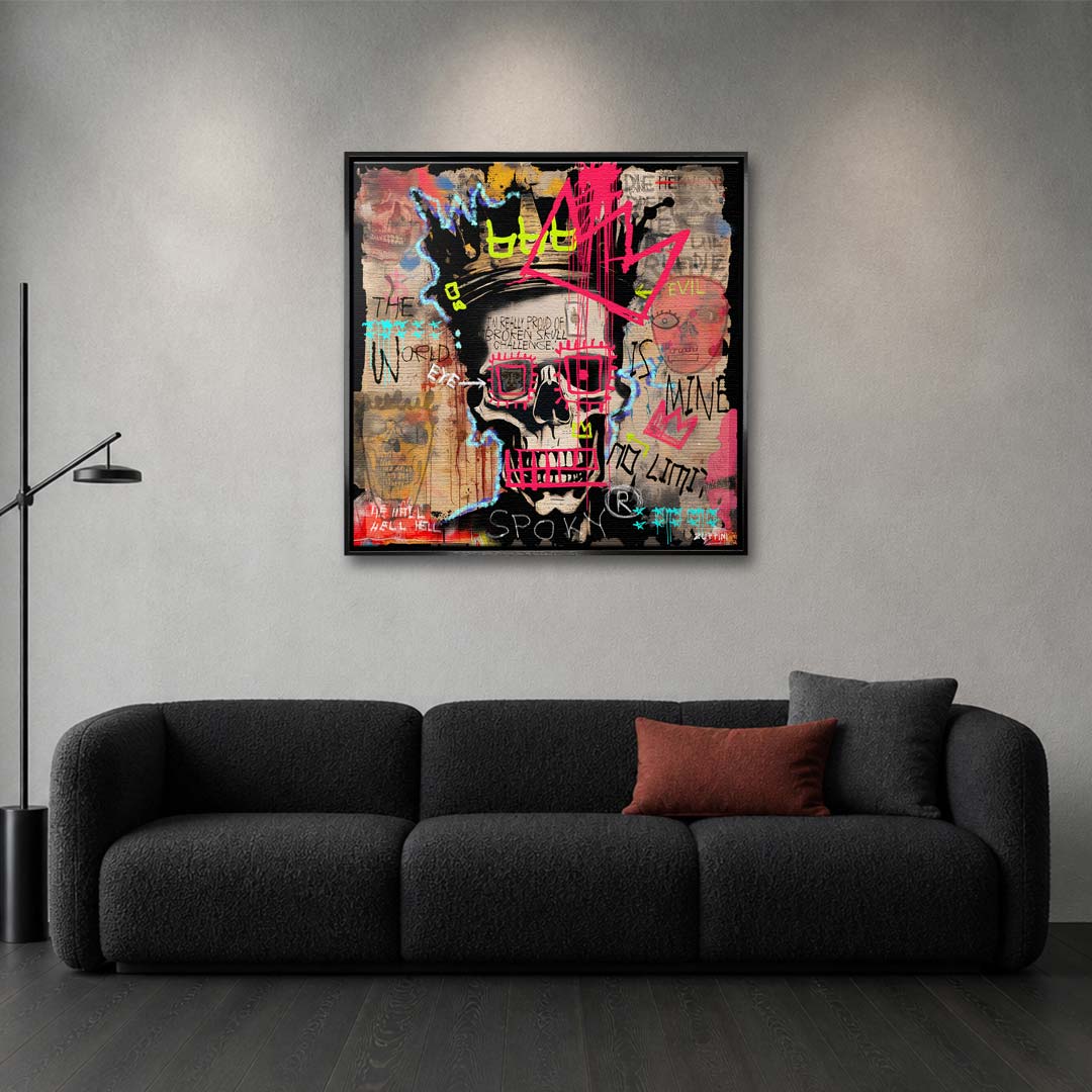 Nowoczesny obraz na płótnie w stylu graffiti przedstawiający czaszkę w koronie z napisami The World Is Mine i No Limit. Kolorowy wydruk galeryjny street art.